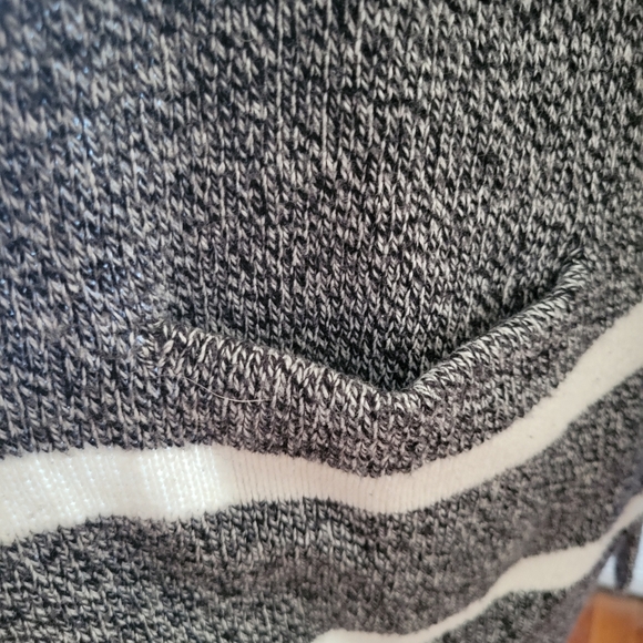 Madewell Gray & White Charlie Cotton Striped Pocket Cardigan Sweater. Size M - Picture 7 of 9